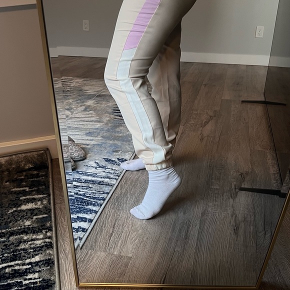 Pants - Picture 3 of 4